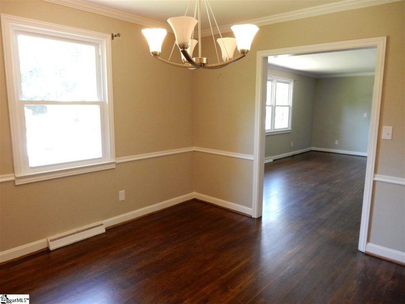 Property image 5 at 11 Ivy Trail, Greenville, SC 29615