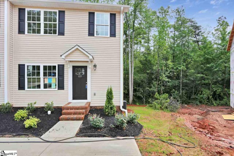 Property image 2 at 127 VILLAGE Court, Greer, SC 29651