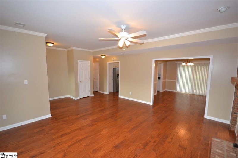 Property image 2 at 11 Darby Hill Lane, Taylors, SC 29687