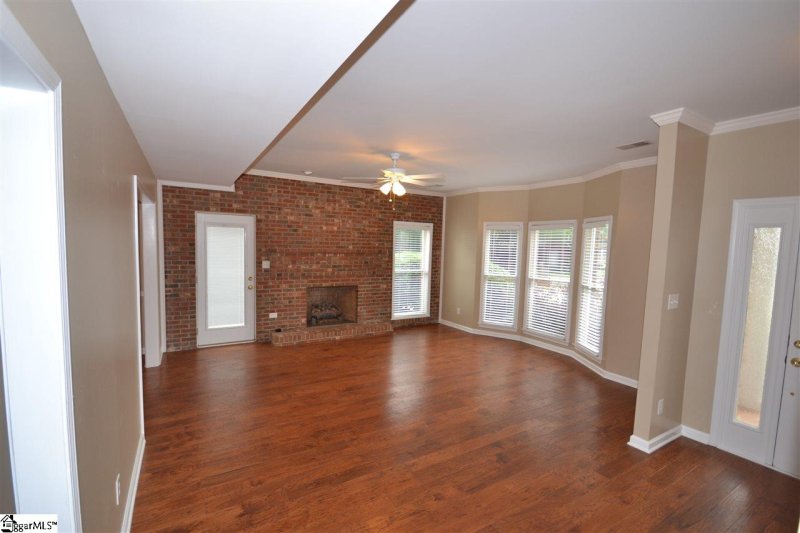 Property image 5 at 11 Darby Hill Lane, Taylors, SC 29687