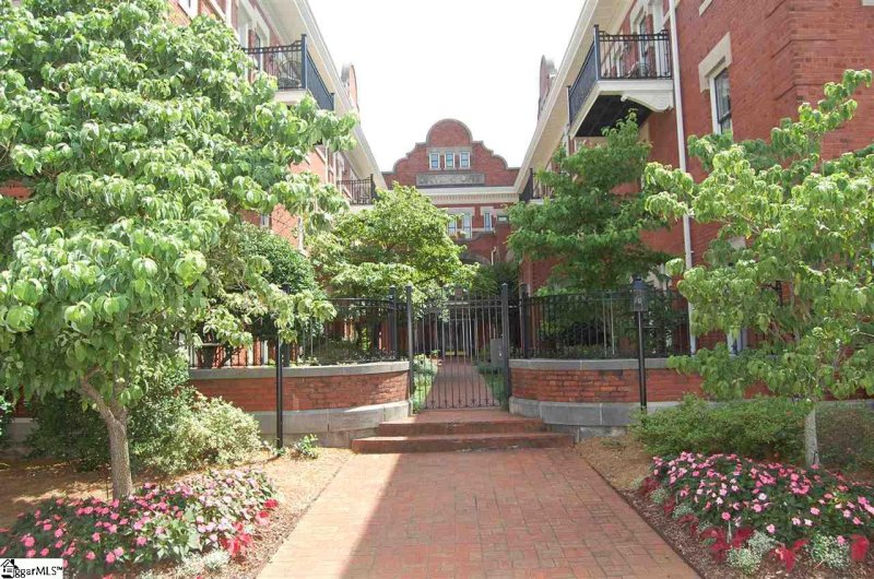 Property image 2 at 400 E Washington Street, Greenville, SC 29601