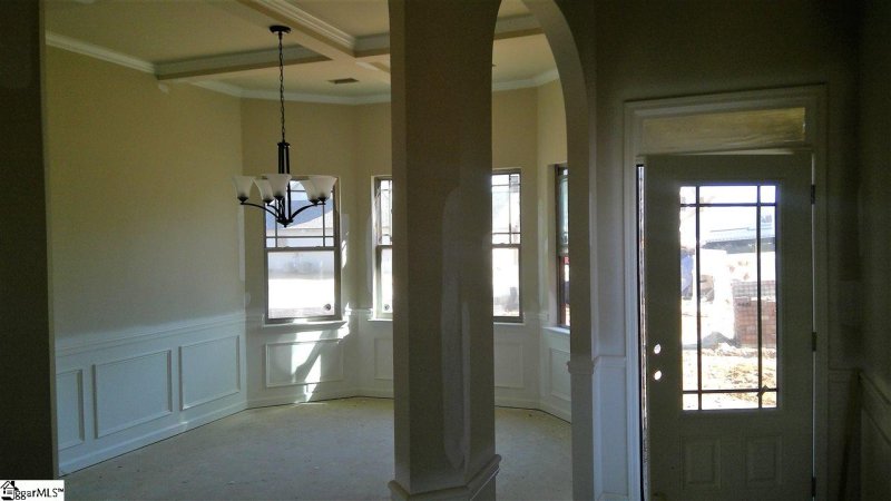 Property image 3 at 129 W Longfield Lane, Reidville, SC 29388