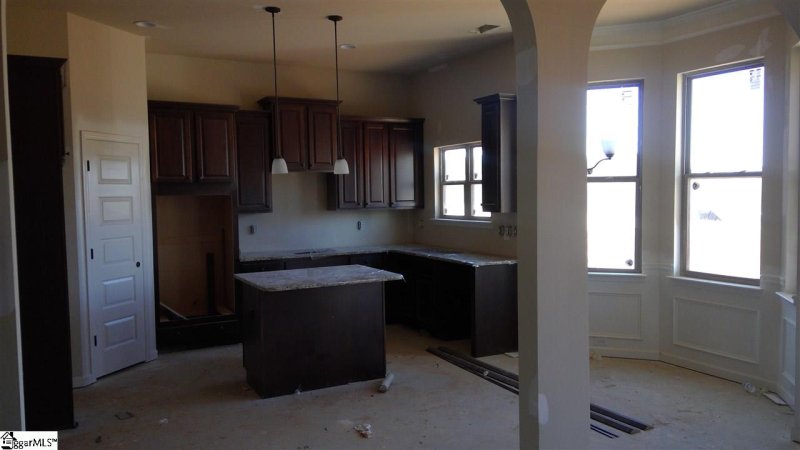 Property image 4 at 129 W Longfield Lane, Reidville, SC 29388