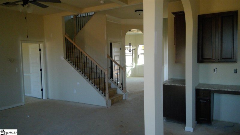 Property image 5 at 129 W Longfield Lane, Reidville, SC 29388