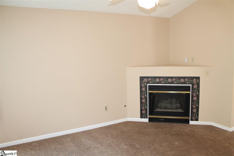 Property image 4 at 19 Lantern Lane, Greer, SC 29651