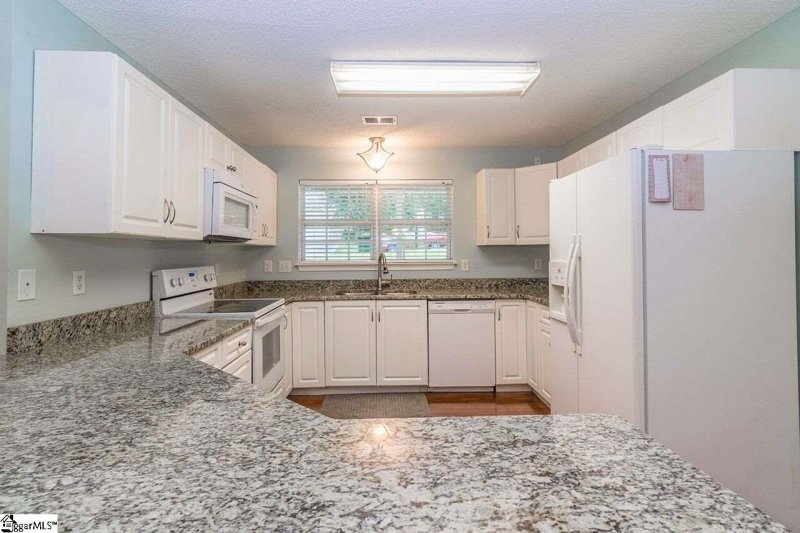 Property image 4 at 5 Squirrel Hollow Court, Greer, SC 29651