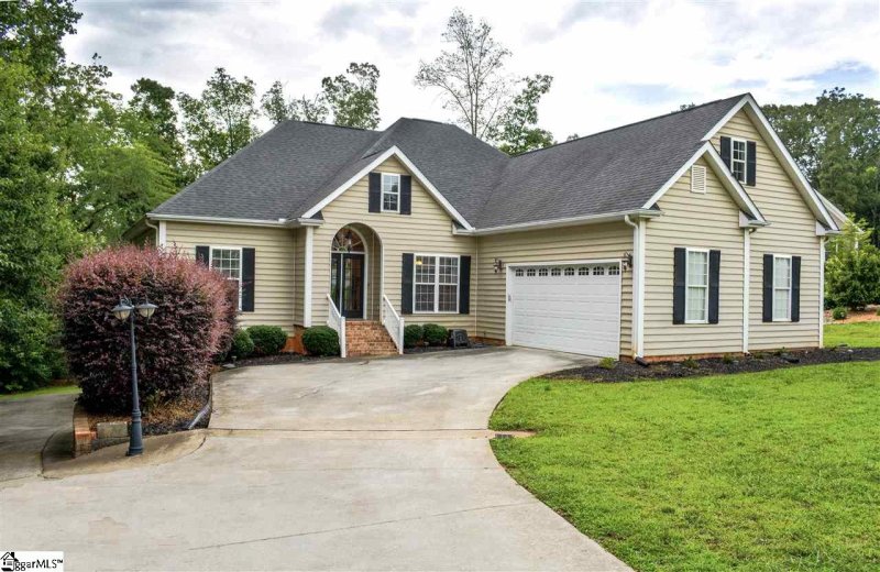 Property image 2 at 107 Homestead Drive, Piedmont, SC 29673