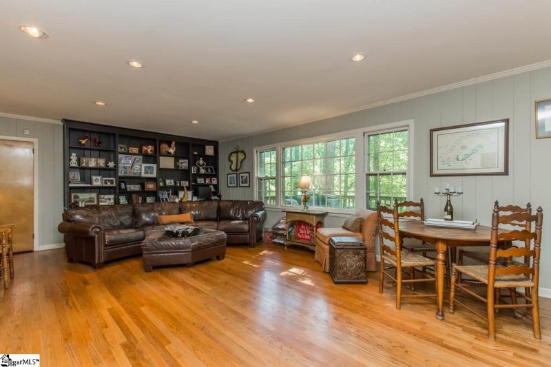 Property image 4 at 126 Lakecrest Drive, Greenville, SC 29609