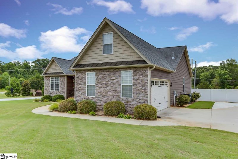 Property image 4 at 101 Still Creek Court, Easley, SC 29640