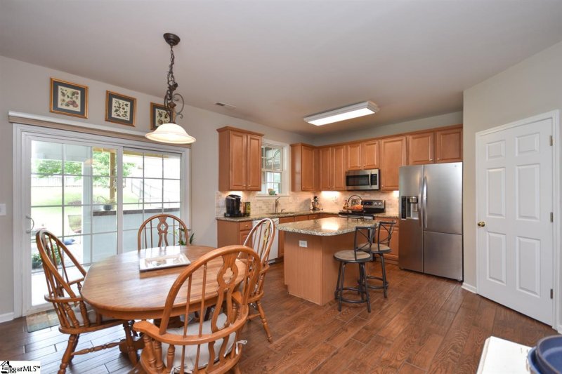 Property image 3 at 312 Surrywood Drive, Greenville, SC 29607