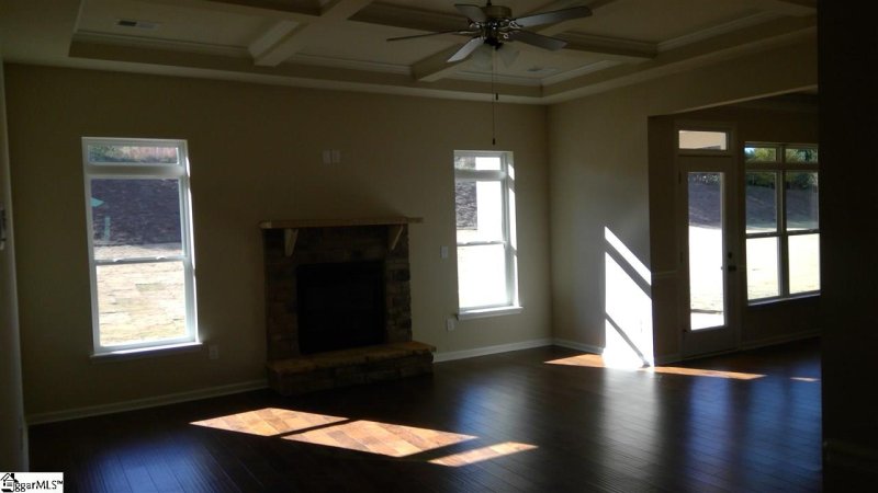 Property image 5 at 113 W Longfield Lane, Reidville, SC 29388