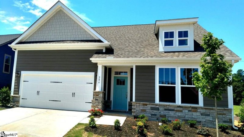 Property image 2 at 204 Red Leaf Lane, Simpsonville, SC 29680