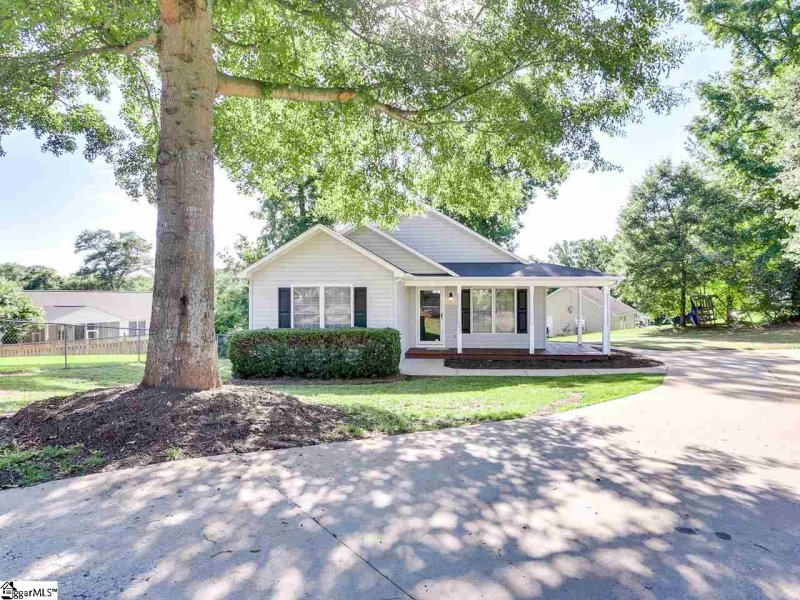 Property image 3 at 405 Cardoon Court, Spartanburg, SC 29303