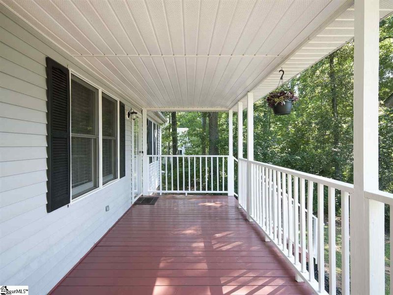 Property image 4 at 109 Grant Drive, Laurens, SC 29360