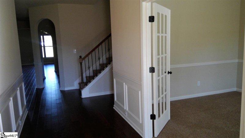 Property image 5 at 124 W Longfield Lane, Reidville, SC 29388