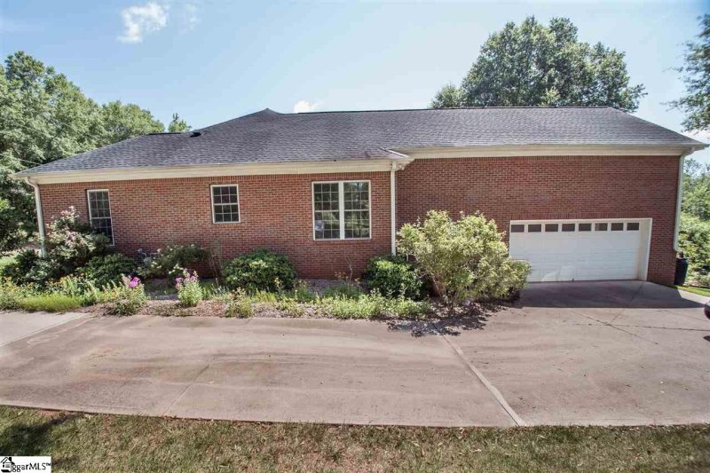 Property image 3 at 128 Kingswood Circle, Simpsonville, SC 29681