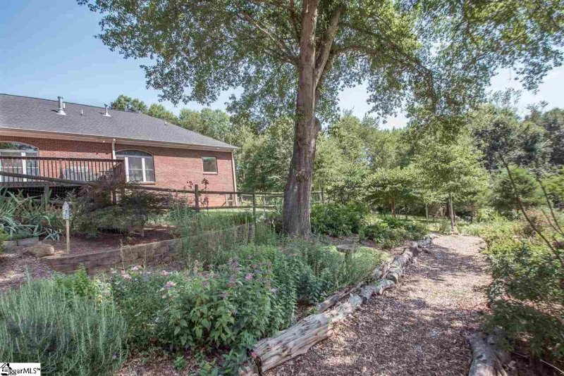 Property image 4 at 128 Kingswood Circle, Simpsonville, SC 29681