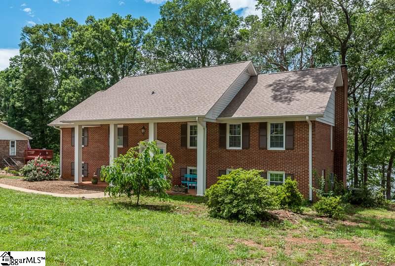 Property image 3 at 302 Lakecrest Drive, Greer, SC 29651-5954