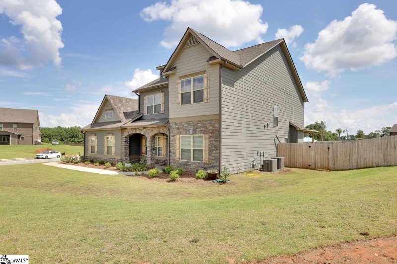 Property image 4 at 1 Sunray Lane, Simpsonville, SC 29681