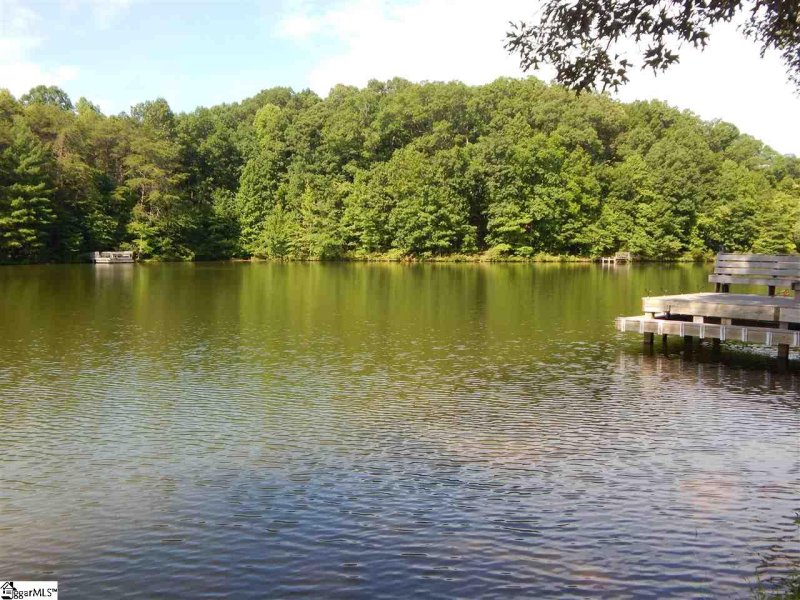 Property image 2 at 109 Shore View Court, Taylors, SC 29687