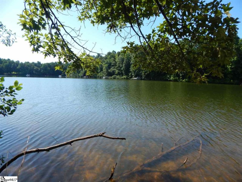 Property image 4 at 109 Shore View Court, Taylors, SC 29687