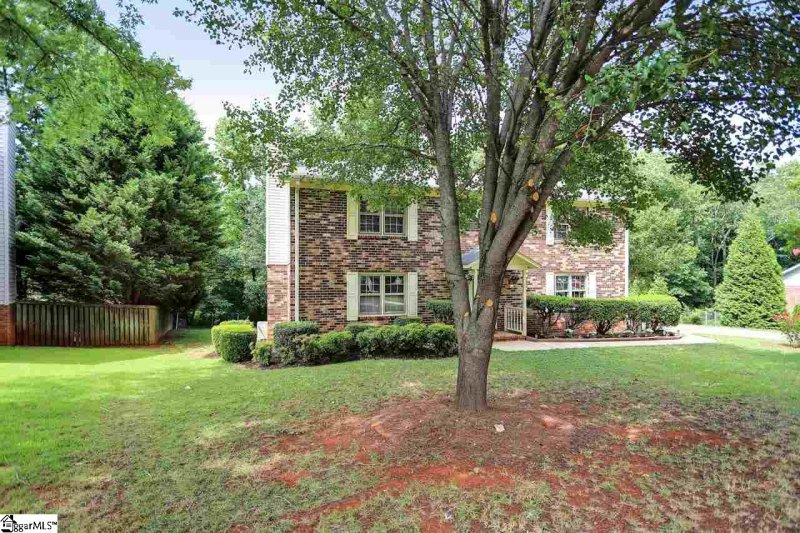 Property image 2 at 21 Cobblestone Road, Greenville, SC 29615