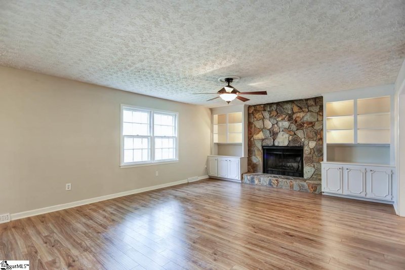 Property image 5 at 21 Cobblestone Road, Greenville, SC 29615