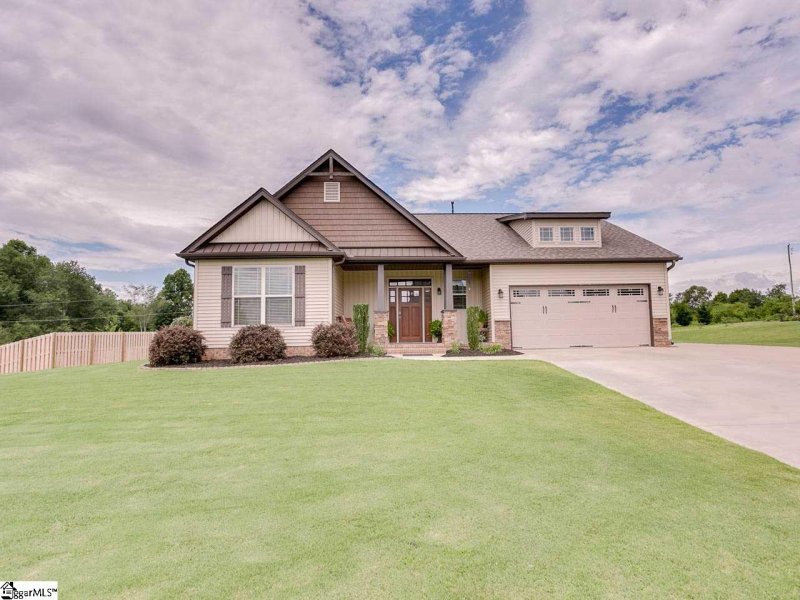 Property image 2 at 343 Wittrock Court, Taylors, SC 29687