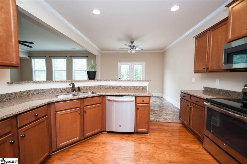 Property image 5 at 136 Carolina Oaks Drive, Fountain Inn, SC 29644