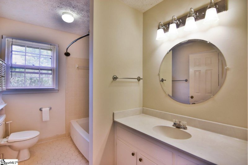 Property image 5 at 1 Cobblestone Road, Greenville, SC 29615