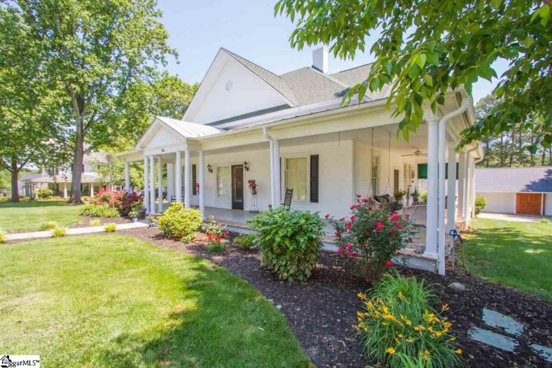 Property image 2 at 206 N B Street, Easley, SC 29640