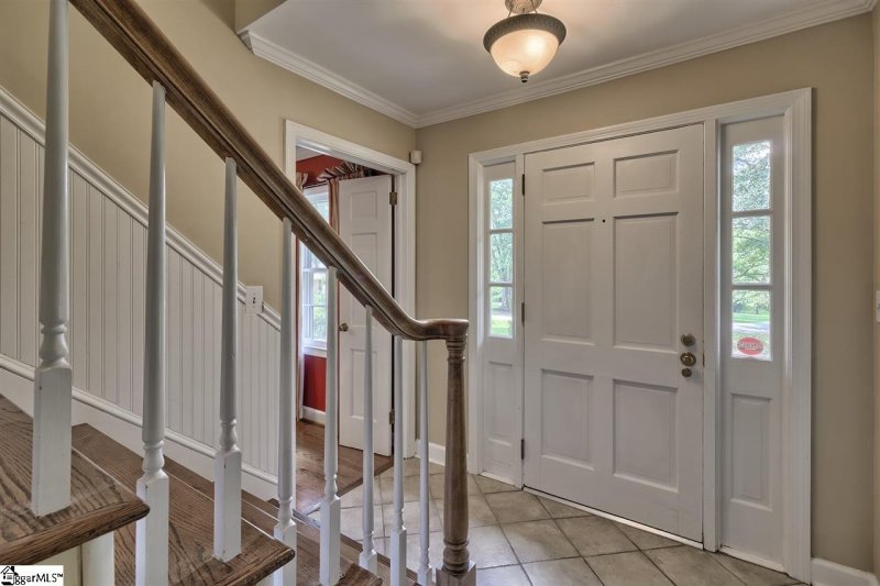 Property image 2 at 28 Doyle Drive, Greenville, SC 29615