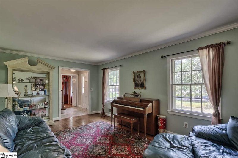 Property image 3 at 28 Doyle Drive, Greenville, SC 29615