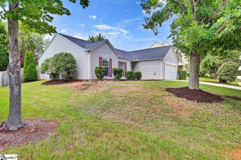 Property image 2 at 206 Revis Creek Court, Simpsonville, SC 29681