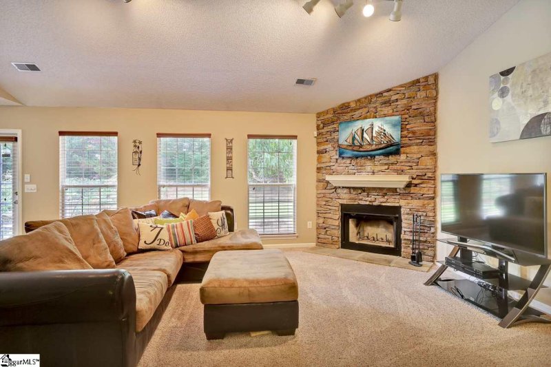 Property image 5 at 206 Revis Creek Court, Simpsonville, SC 29681