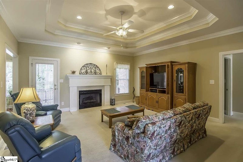 Property image 2 at 214 Banbury Circle, Simpsonville, SC 29681