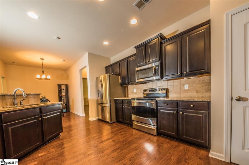 Property image 4 at 122 Macintyre Street, Simpsonville, SC 29680