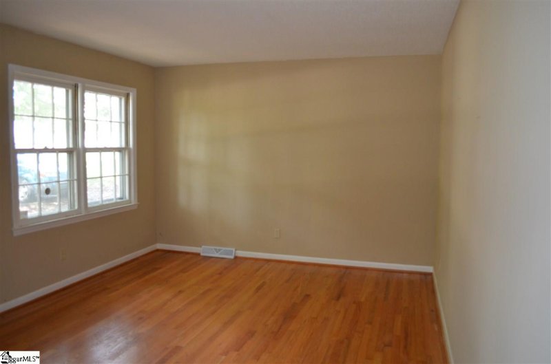 Property image 2 at 209 Willow Oaks Drive, Spartanburg, SC 29301