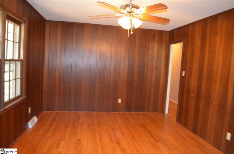 Property image 4 at 209 Willow Oaks Drive, Spartanburg, SC 29301