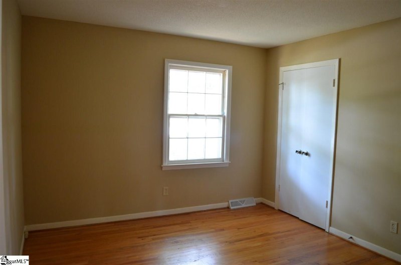 Property image 5 at 209 Willow Oaks Drive, Spartanburg, SC 29301