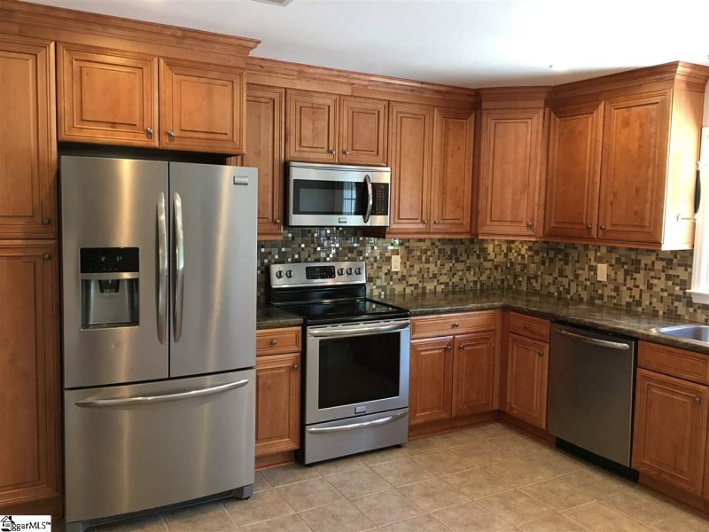 Property image 2 at 408 Indian Trail, Taylors, SC 29687-4938