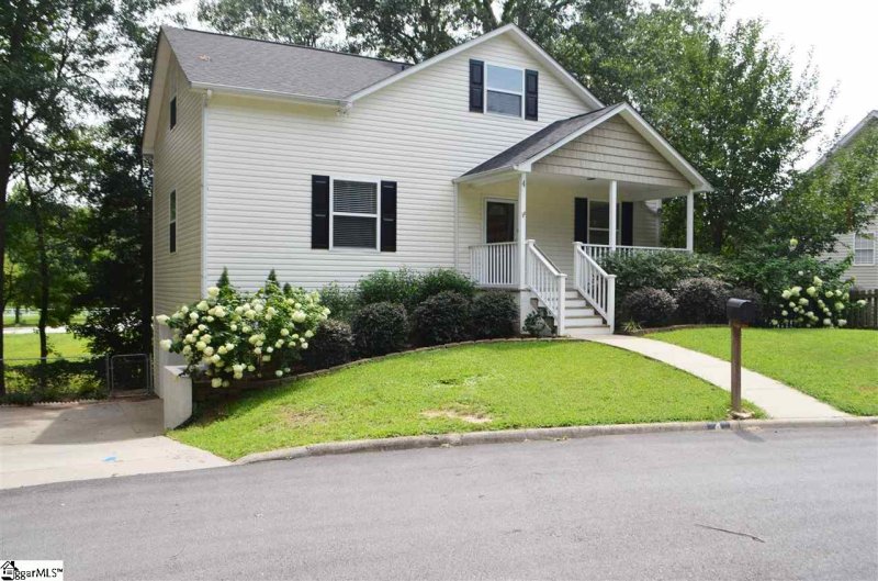 Property image 2 at 4 Bluffton Circle, Taylors, SC 29687