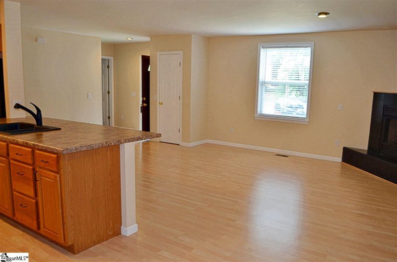 Property image 4 at 4 Bluffton Circle, Taylors, SC 29687