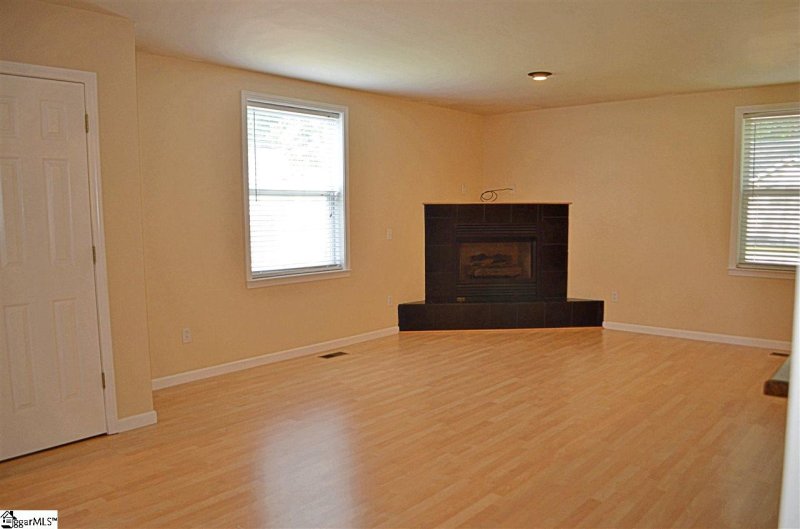 Property image 5 at 4 Bluffton Circle, Taylors, SC 29687