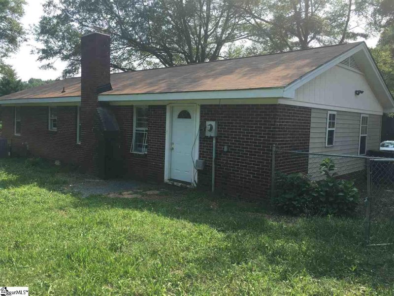 Property image 2 at 220 Florence Drive, Simpsonville, SC 29681