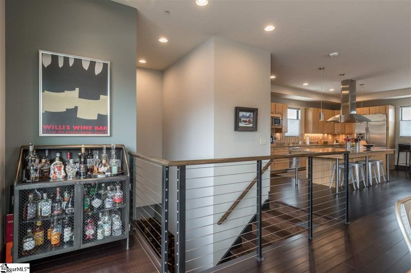 Property image 5 at 400 E McBee Avenue, Greenville, SC 29601