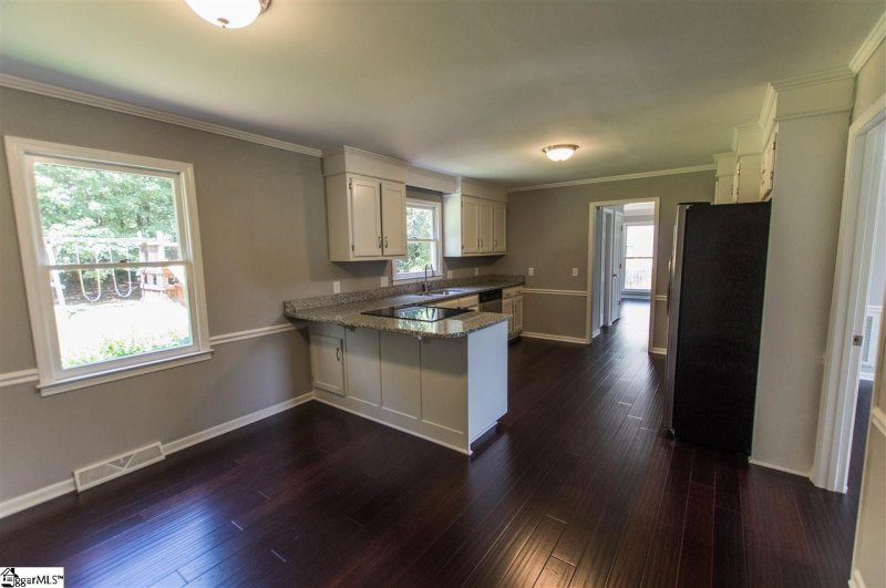 Property image 4 at 110 Oak Grove Lake Road, Greenville, SC 29615