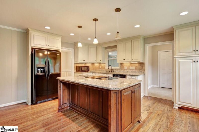 Property image 2 of 110 Old Bridges Road in Holly Springs, Mauldin, SC 29662