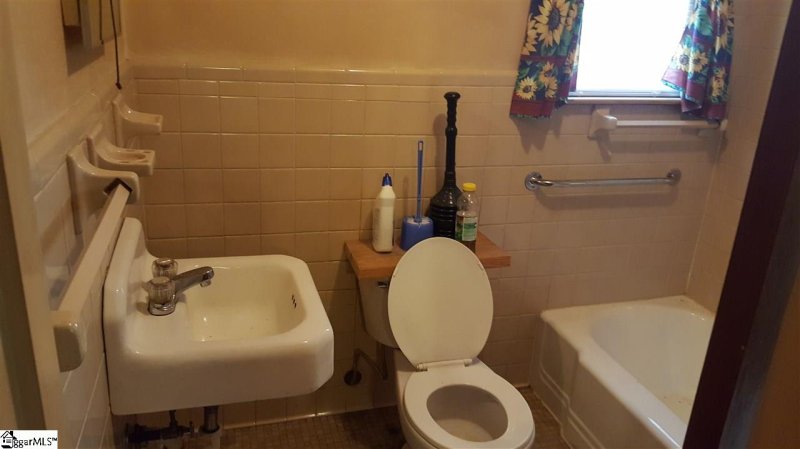 Property image 4 at 114 Pinetree Lane, Easley, SC 29640