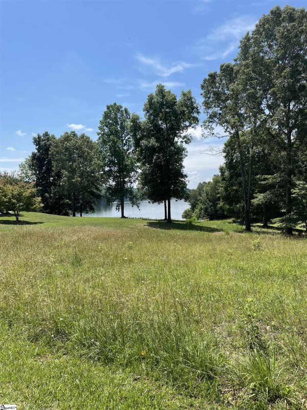 Property image 2 at 104 Bayview Court, Laurens, SC 29360